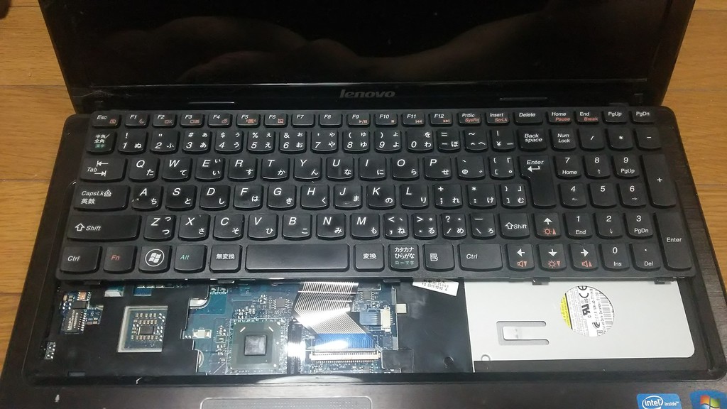 Diy キーボード交換したら げっ ねじ3つ余った 笑 Lenovo G570